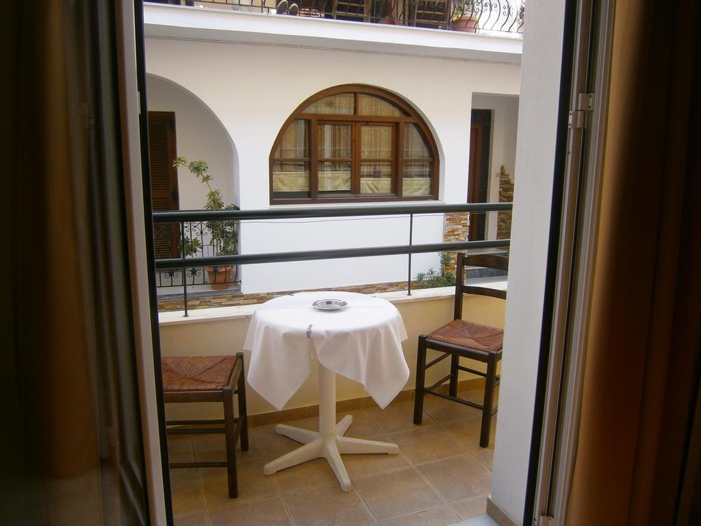 Pansion Chrisa Hotel Skiathos Exterior foto