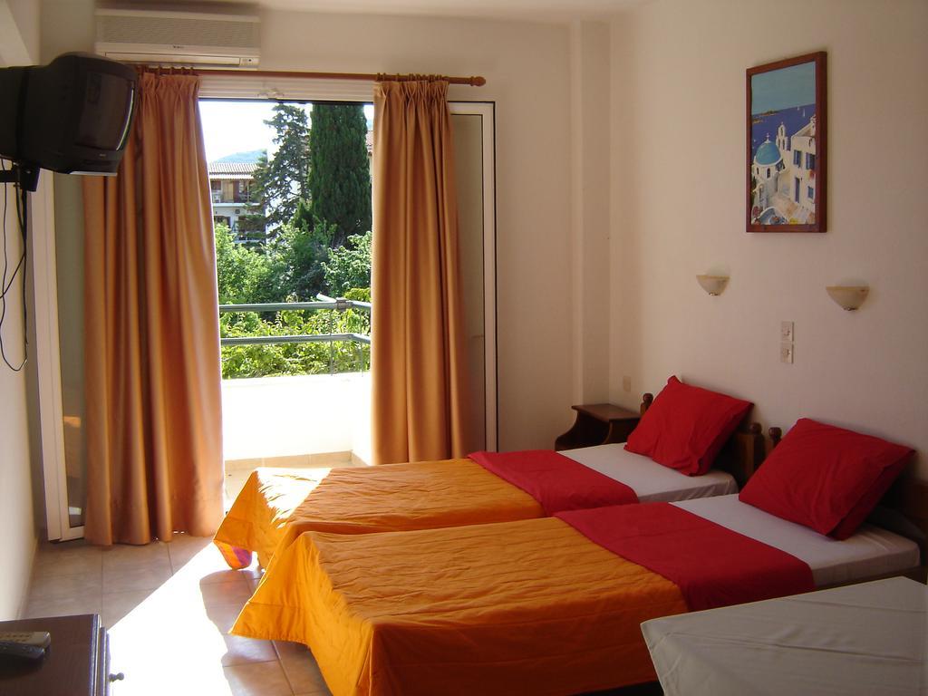 Pansion Chrisa Hotel Skiathos Exterior foto