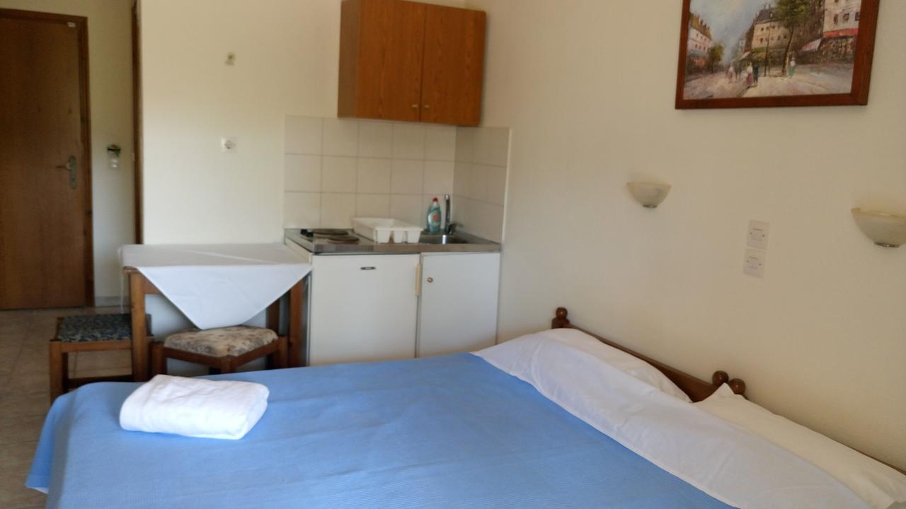 Pansion Chrisa Hotel Skiathos Exterior foto